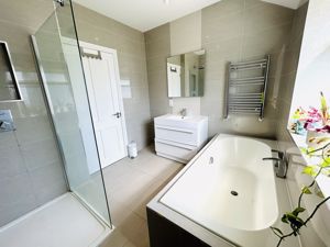 Family Bathroom- click for photo gallery